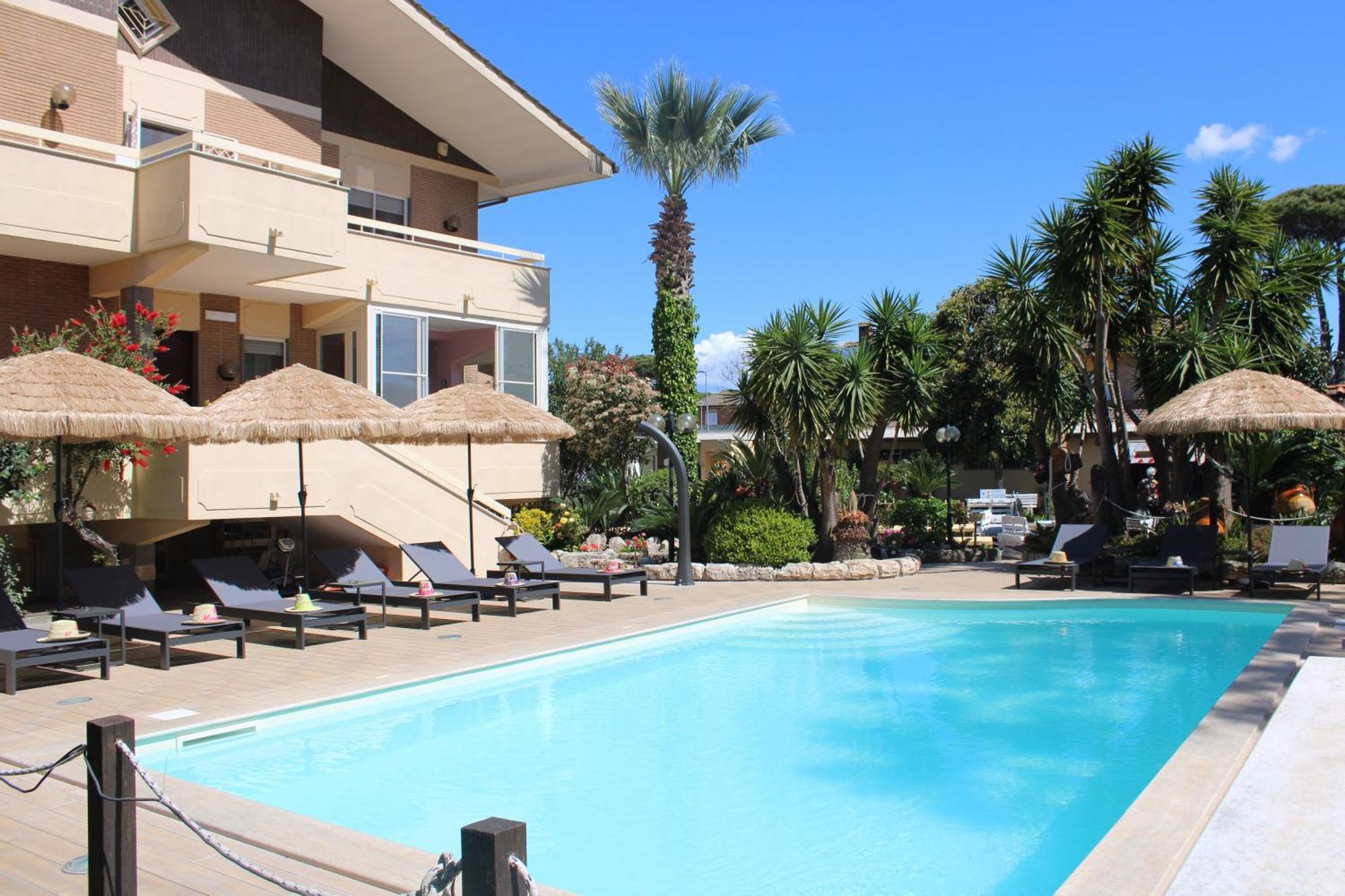 אנזיו Resort La Magnolia מראה חיצוני תמונה